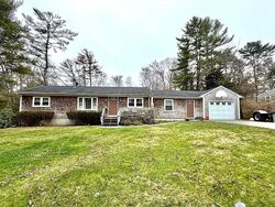 Pre-foreclosure in  Steven Ave Westport, MA 02790