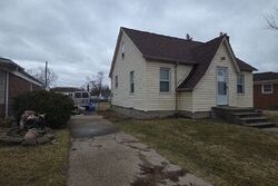 Pre-foreclosure in  Joy Rd Dearborn Heights, MI 48127