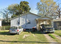 Pre-foreclosure in  Lena St Lafayette, LA 70501