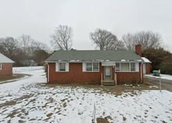 Pre-foreclosure in  Dorset Rd Richmond, VA 23234