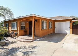  Shadyspring Dr, Burbank CA