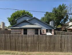  Meadowdale Rd, Arlington TX