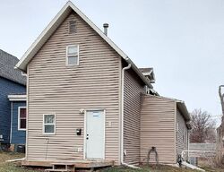 Pre-foreclosure in  E Linn St Marshalltown, IA 50158
