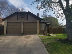 Pre-foreclosure in  Lansbury Dr San Antonio, TX 78250