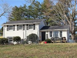 Pre-foreclosure in  Riverwood Dr Hendersonville, TN 37075