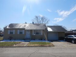 Pre-foreclosure in  Dearborn St Crest Hill, IL 60403