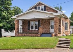 Pre-foreclosure in  Edgewood Dr Evansville, IN 47712