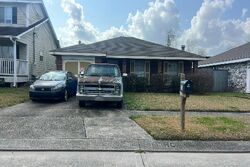 Pre-foreclosure Listing in Riverview Dr SAINT ROSE, LA 70087