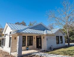  Fulton St, Fredericksburg TX