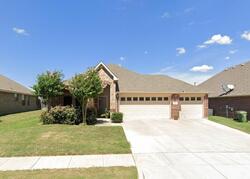 Pre-foreclosure in  Mazatlan Dr Arlington, TX 76002
