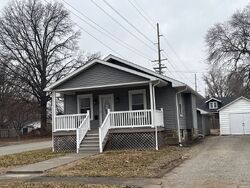  W Vine St, Taylorville IL