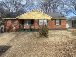 Pre-foreclosure in  Cromwell Ave Memphis, TN 38118