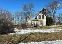 Pre-foreclosure in  Farm School Rd Durand, IL 61024
