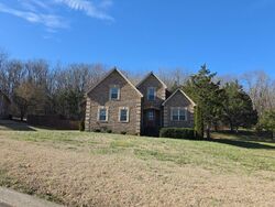 Pre-foreclosure in  Berryhill Dr Murfreesboro, TN 37127