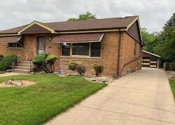 Pre-foreclosure in  Gouwens Ln South Holland, IL 60473