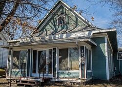 Pre-foreclosure in  E Walnut St Des Moines, IA 50316