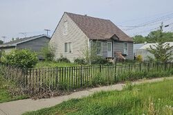 Pre-foreclosure in  Oak St Prairie Du Sac, WI 53578