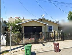 Pre-foreclosure in  Vicksburg Ave Oakland, CA 94601