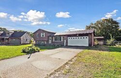 Pre-foreclosure in  Country Acres Dr Elkhart, IN 46514