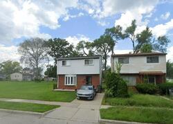 Pre-foreclosure in  8th St Ecorse, MI 48229