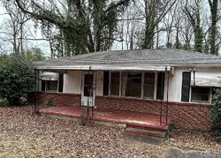 Pre-foreclosure Listing in Gordon Cir Se SMYRNA, GA 30080