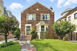 Pre-foreclosure in  67th Dr Forest Hills, NY 11375