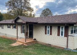 Pre-foreclosure in  Farmer Ln Vinton, VA 24179