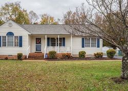 Pre-foreclosure in  Pinefields Dr Richmond, VA 23231