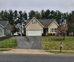 Pre-foreclosure in  Bentley Ave Winchester, VA 22602