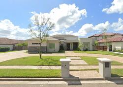 Pre-foreclosure in  Water Edge Harlingen, TX 78552