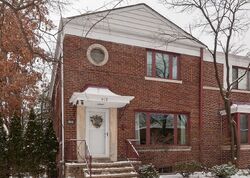 Pre-foreclosure in  Edgewood Pl River Forest, IL 60305