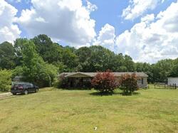 Pre-foreclosure in  Pinewood Dr Williamston, SC 29697