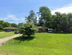 Pre-foreclosure in  Sherwood Dr Bennettsville, SC 29512
