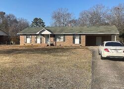 Pre-foreclosure in  Oakwood St Bennettsville, SC 29512