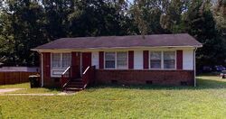  E Vance St, Zebulon NC