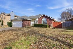 Pre-foreclosure in  Castlebay St Norman, OK 73071