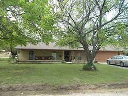 Pre-foreclosure in  Walnut Hill St Ardmore, OK 73401