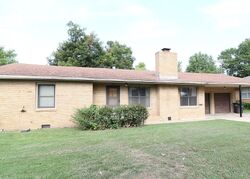 Pre-foreclosure in  Se Rockwood Ave Bartlesville, OK 74006