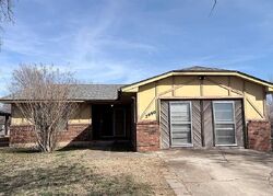Pre-foreclosure in  Greenleaf Dr Newalla, OK 74857