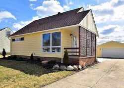 Pre-foreclosure in  Walvern Blvd Maple Heights, OH 44137