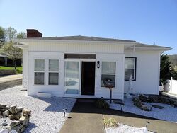 Pre-foreclosure in  3rd St Marion, NC 28752
