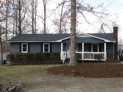 Pre-foreclosure in  Robin Ln High Point, NC 27263
