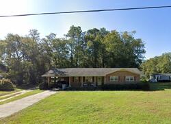  Chestnut St, Bladenboro NC