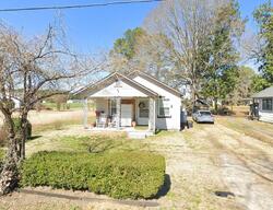 Pre-foreclosure in  W Main St Rose Hill, NC 28458