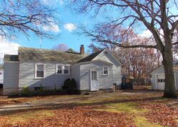 Pre-foreclosure in  Beech St Islip, NY 11751