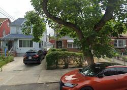 Pre-foreclosure in  203rd St Saint Albans, NY 11412
