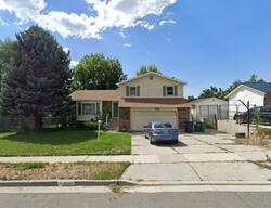 Pre-foreclosure in  S Countrywood Dr Sandy, UT 84092