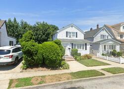 Pre-foreclosure in  Woolworth St Elmont, NY 11003