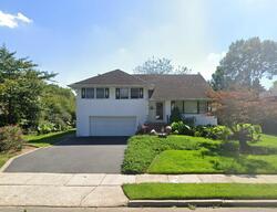 Pre-foreclosure in  Nelson Pl Westbury, NY 11590