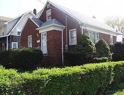 Pre-foreclosure in  Faitoute Ave Roselle Park, NJ 07204